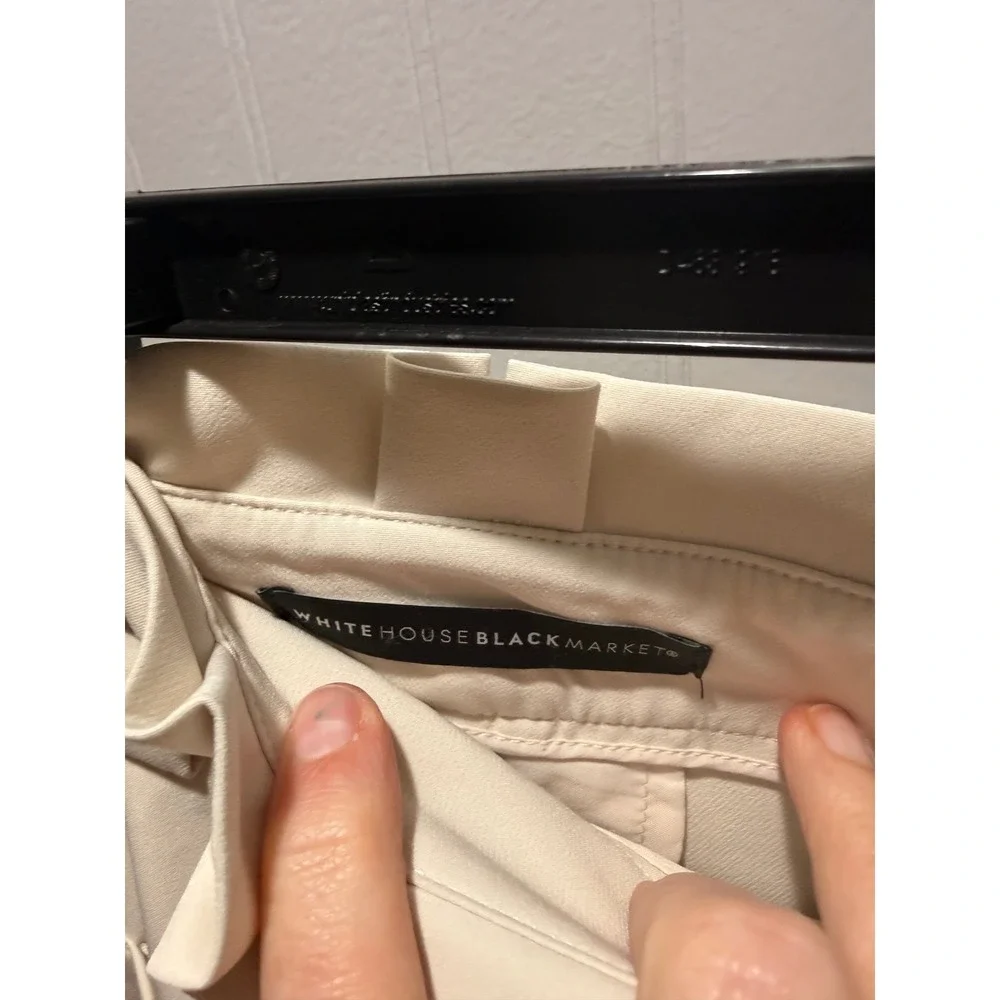 White House Black Market Curvy Tapered Ankle Pants‎ Cream Off White Size 2